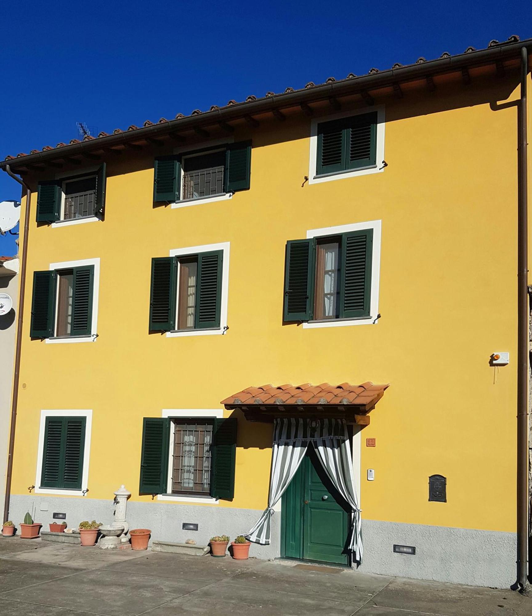 La Mansarda Di Didi Apartment Capannori Bagian luar foto